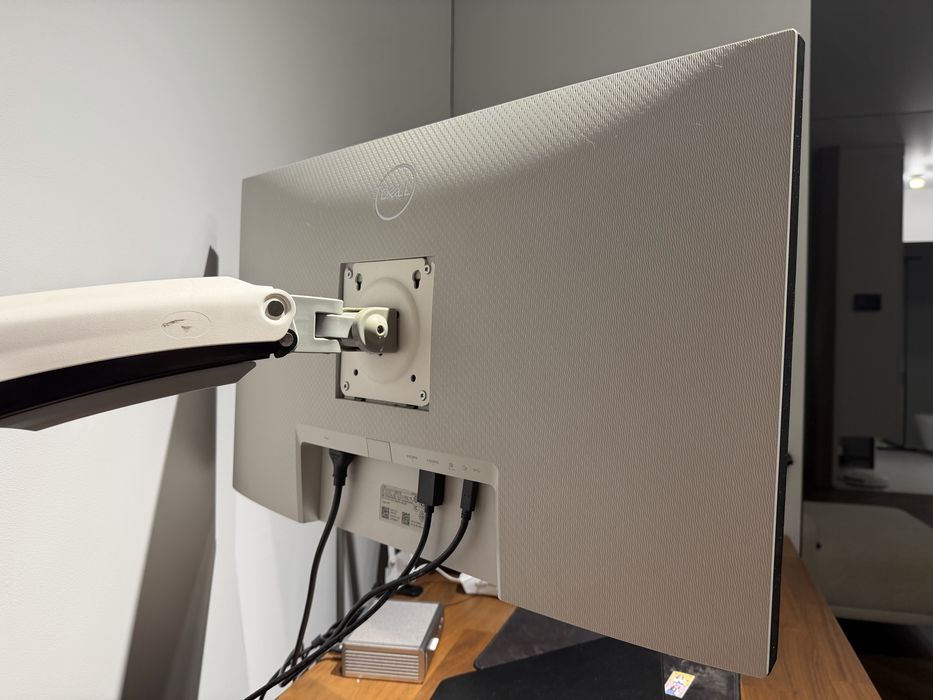 Монитор DELL UltraSharp S2722Q