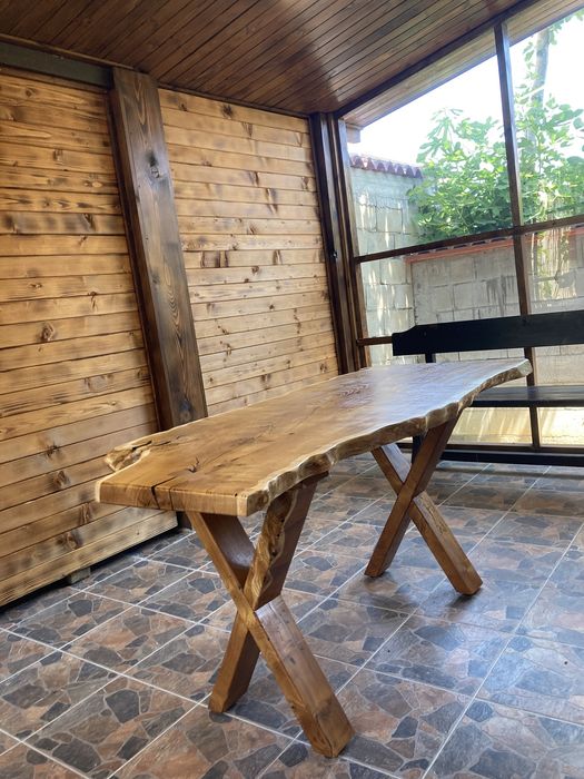 Маса от черница (масив)