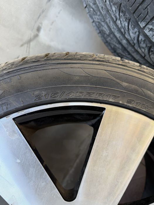 R 17 Diska 215/45 Kaptiva Shlipovka qilingan