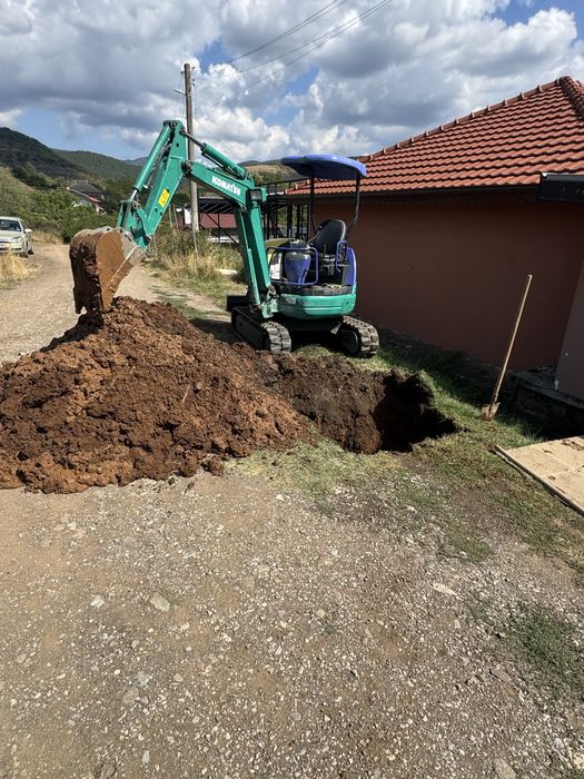 Изкопни дейности с мини багер и самосвал