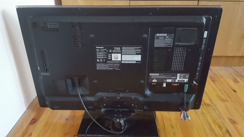 Televizor sotiladi: Panasonic