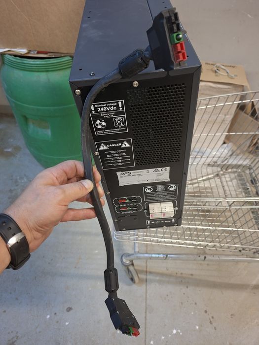 Battery Box/ Modul extern de bateri  UPS Cablu original de conexiune