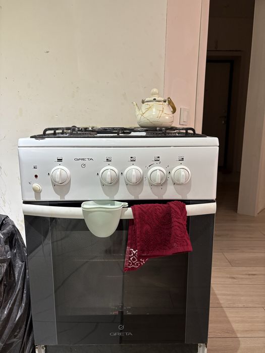 Продам газ плиту