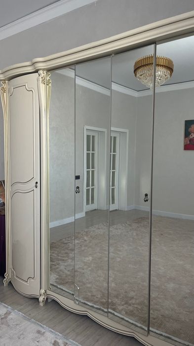 Спальный шкаф и камод