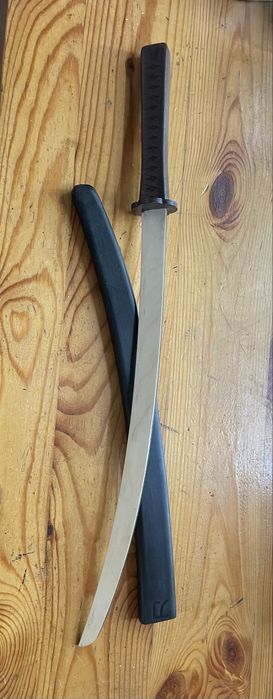 Катана из дерева