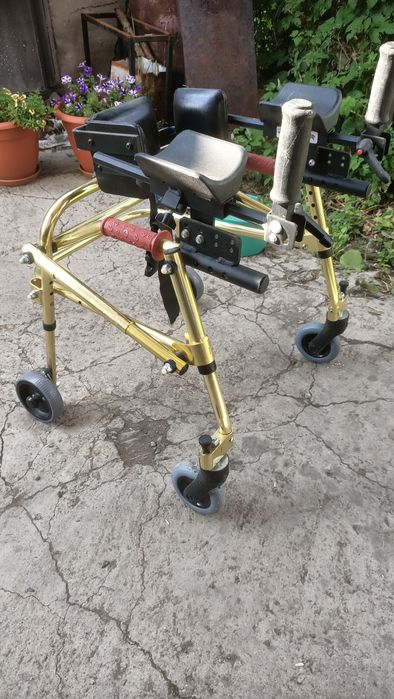 Продам ходунки детские