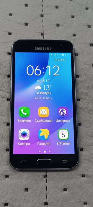 Продавам Самсунг J3