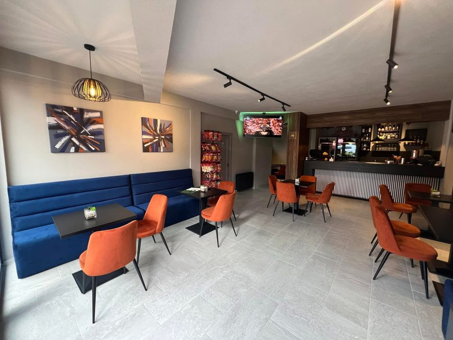 De vanzare scaune, mese si canapele cafenea