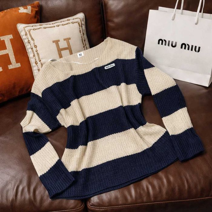 бял блуза плетена пуловер miumiu миумиу райе бежово син нов с чантичка