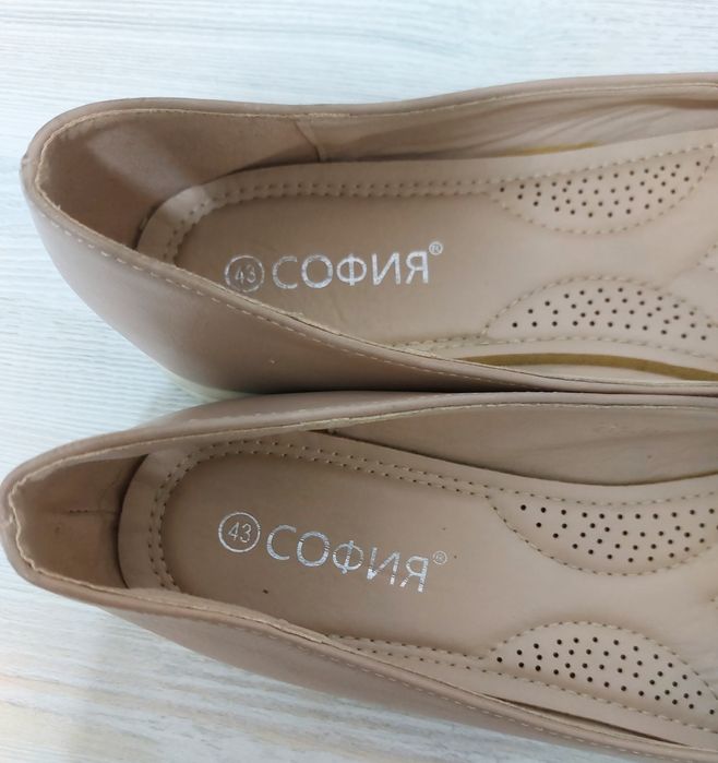 Женская  обувь .