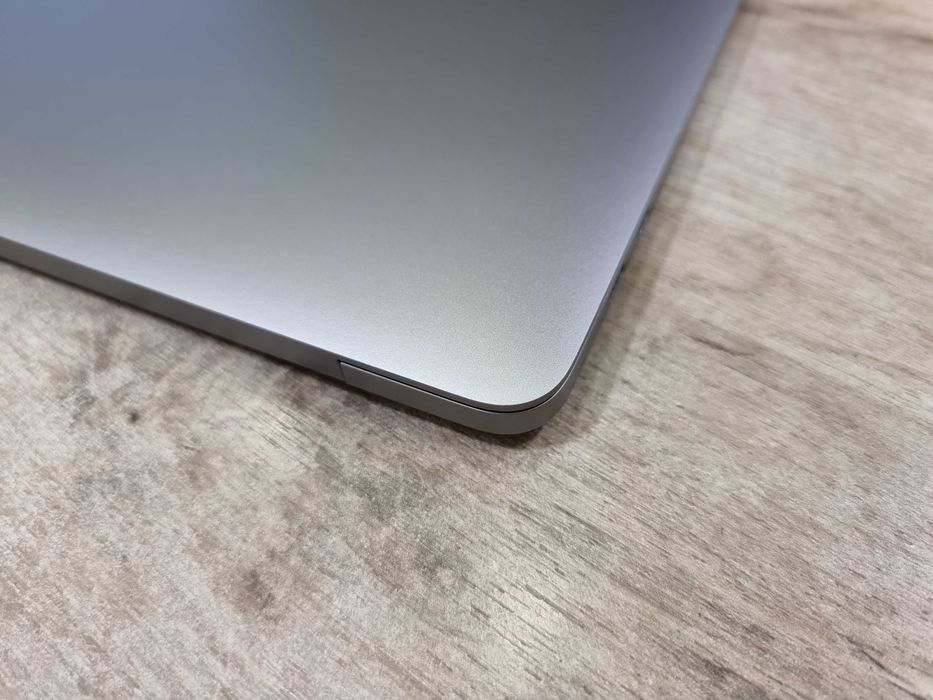 Apple MacBook Pro 13 инча Intel Core i5