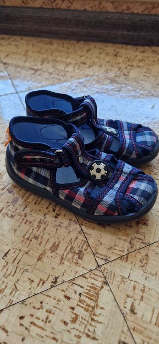 Детски пантофи тип сандал Колев и Колев