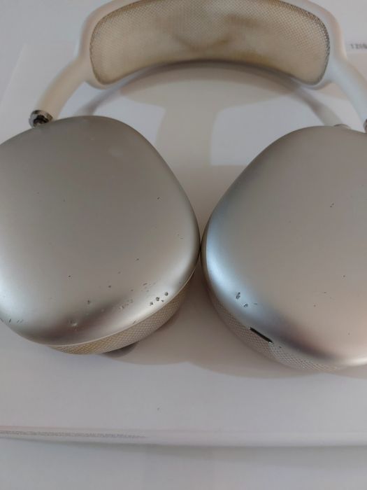 Apple airpods max starlight