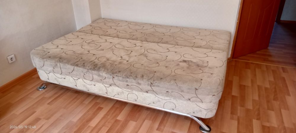 Отдам диван, самовывоз!