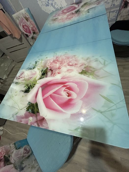 Продам стол кухонный