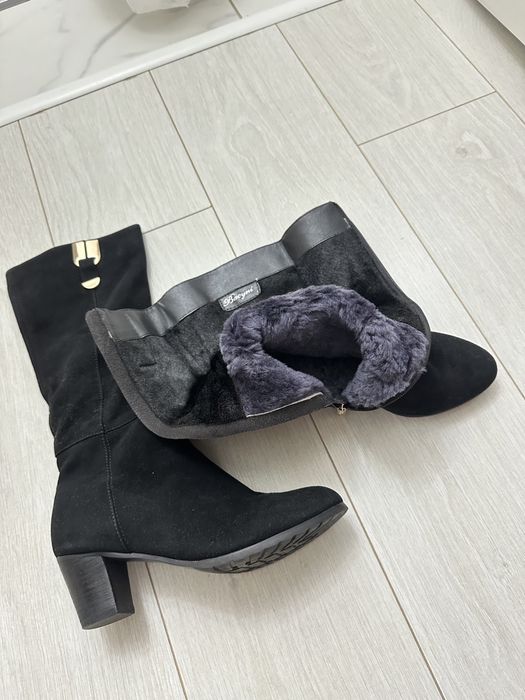 Зимние замшевые сапоги