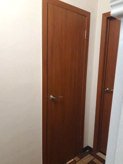 Двери межкомнатные б/у