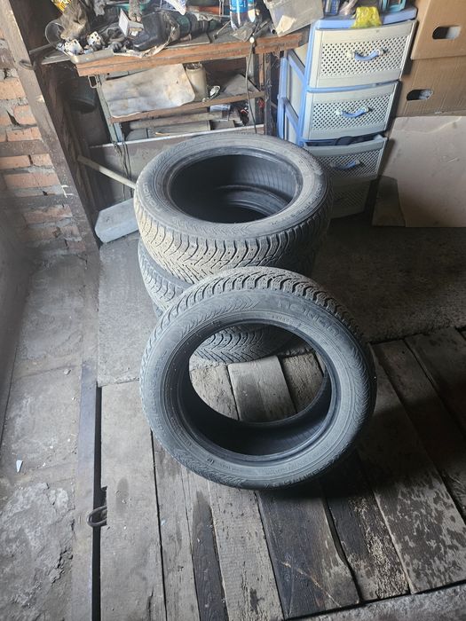 Продам шины комплект