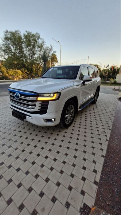 Toyota Land Cruser 300 XVGR Японка 2022йил 3.5турбина матор фулпазится