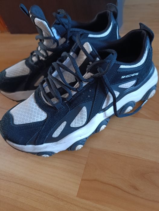 Кроссовки женские