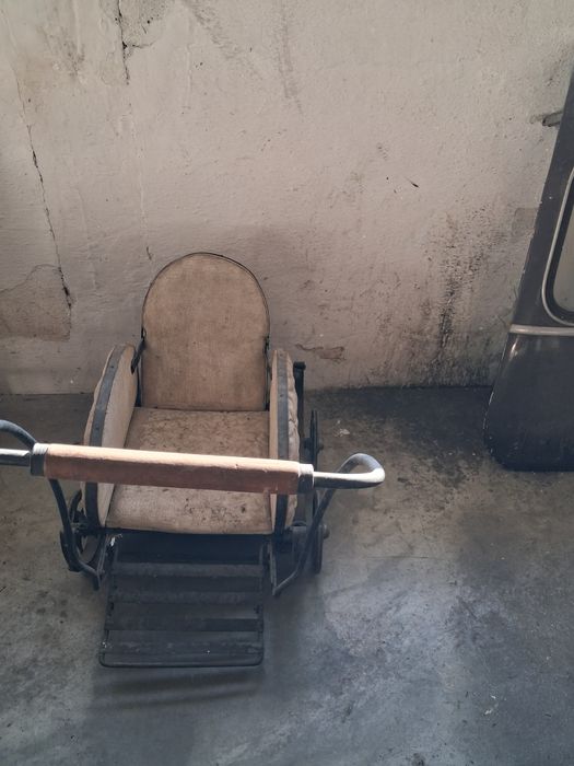 Carucior copii vechi si scaunel