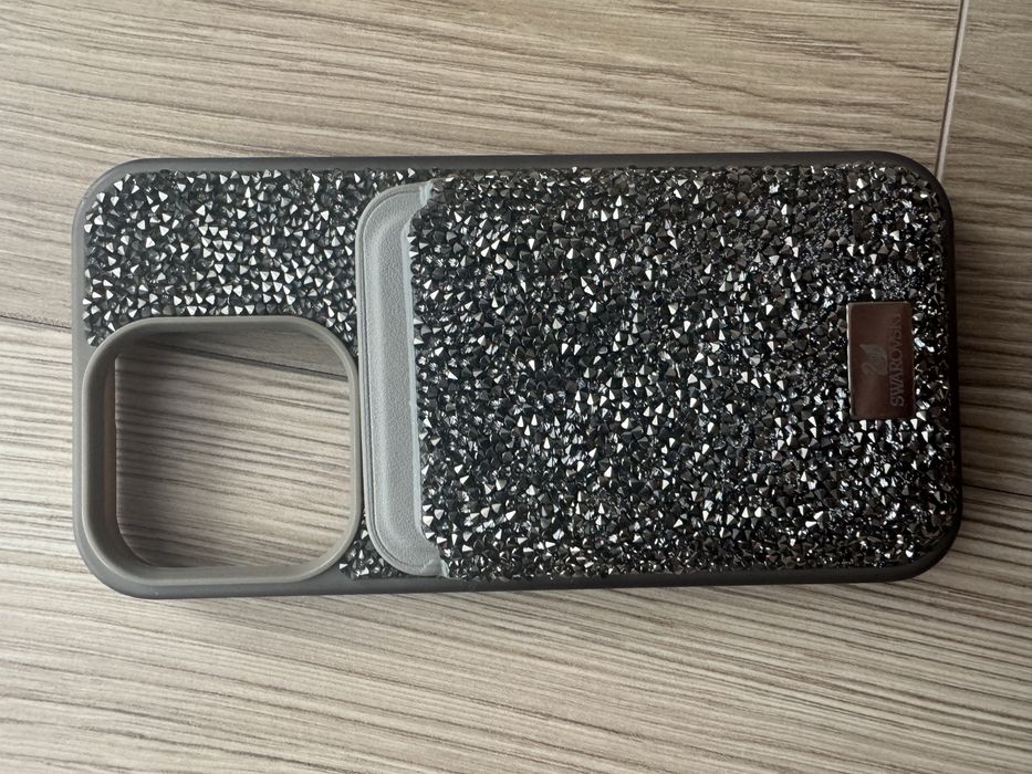 Swarovski кеис за Iphone 15 pro / калъф