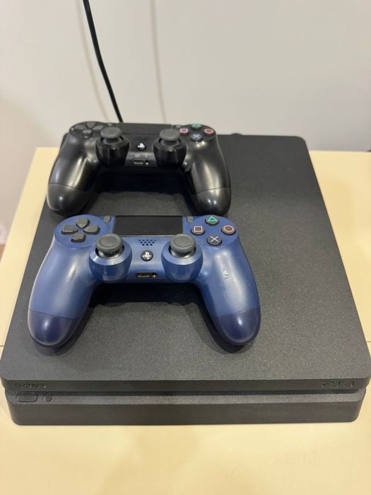 Продаю Playstation 4 slim 1TB