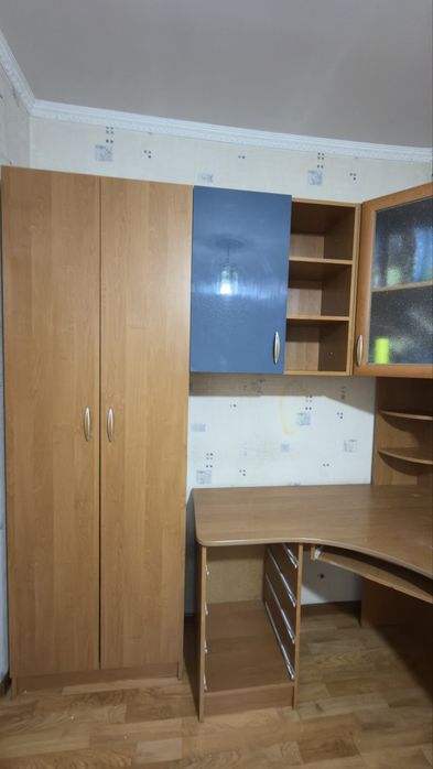 Продам шкаф с компьютерным столом
