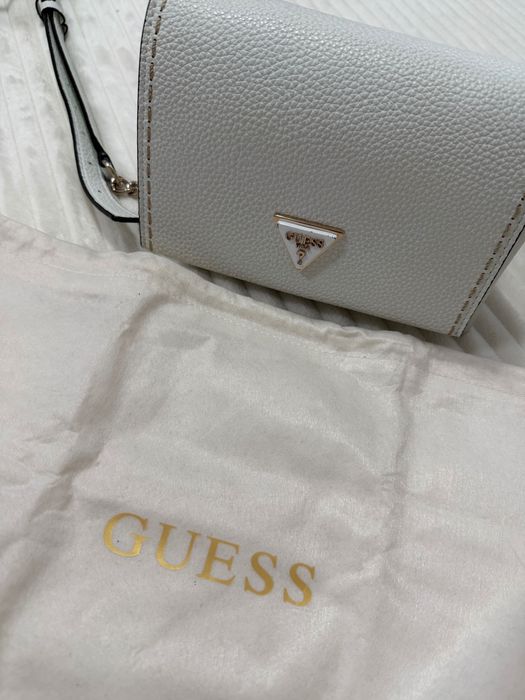 Оригинална чанта Guess