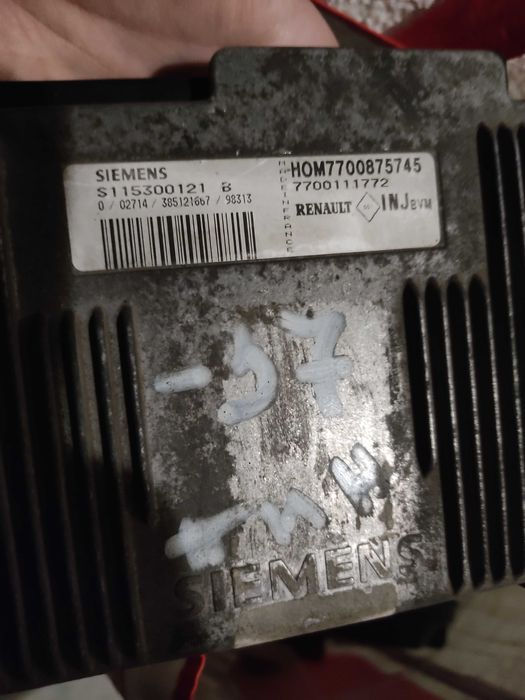 Части Рено Меган 1 hetchback 1.6 - фарове, стопове, компютър