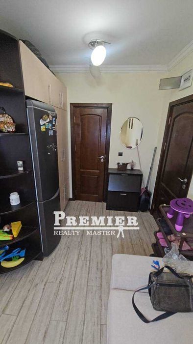 Продава се двустаен апартамент на първа линия в Свети Влас