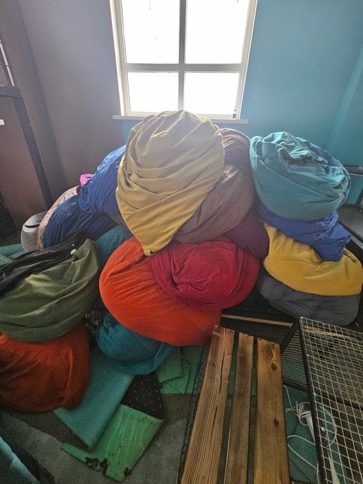 Пуфики. Штук 30 есть. Забирать с района Янтарная 58в