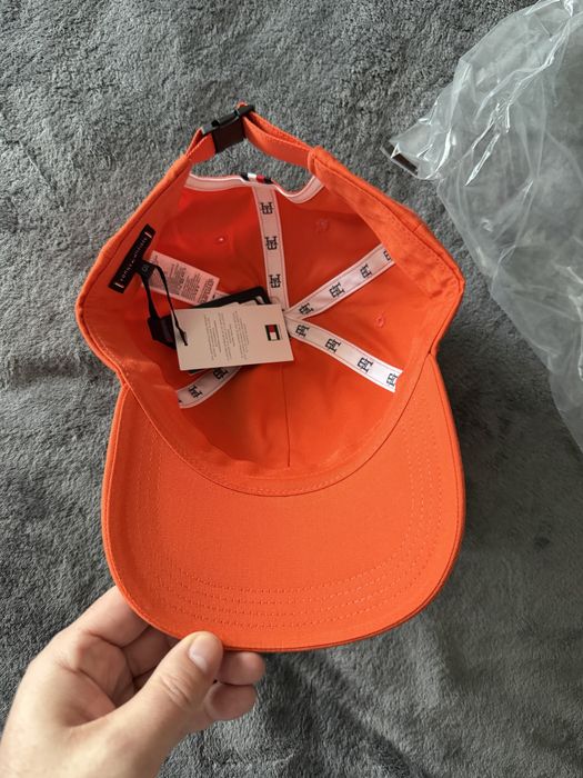 Tommy Hilfiger sapca unisex portocalie cu logo mic marime OS noua