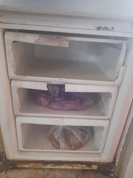 Тоңазытқыш сатылады тез арада