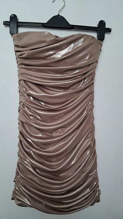 Rochie Zara aurie strapless mini XS – bodycon, efect satinat, party
