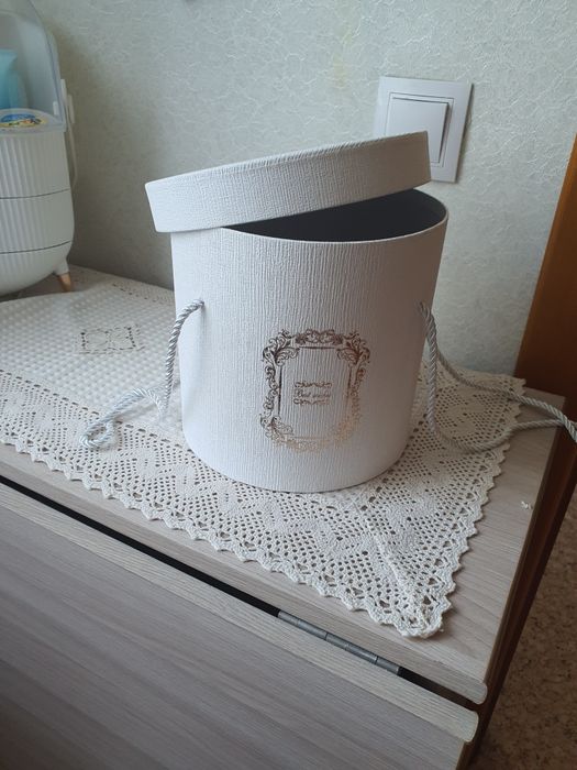 Продам коробки подарочные