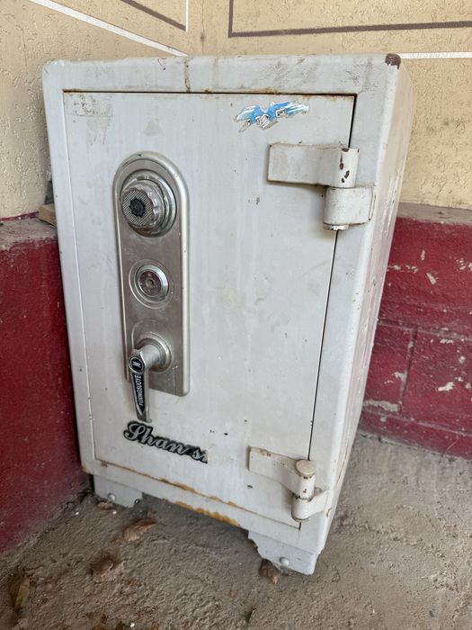 Сейф противовзломный, противопожарный