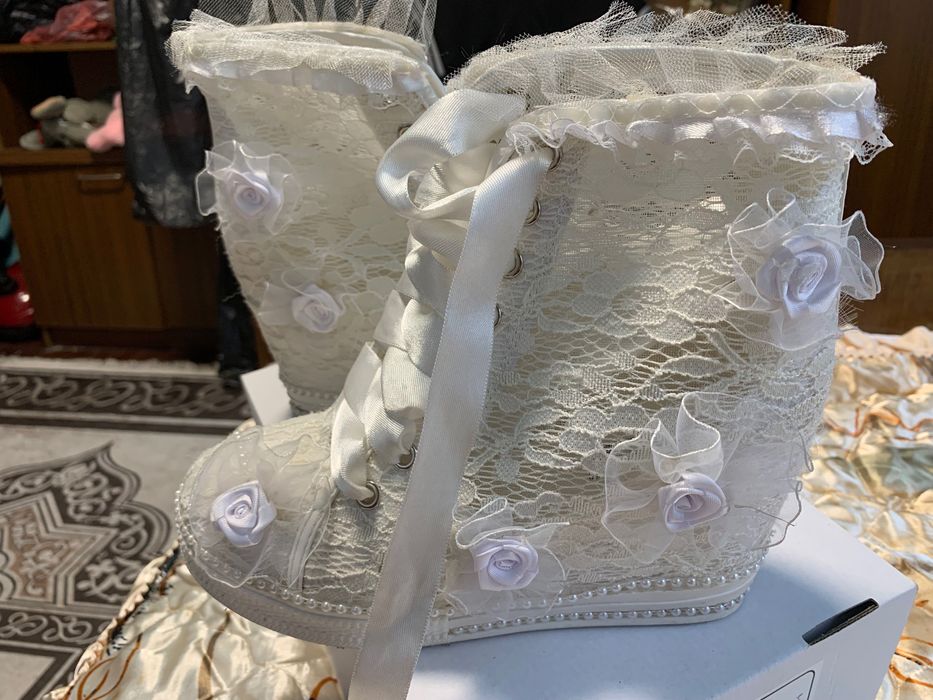 Сватбени обувки без ток. На висока платформа 38 номер