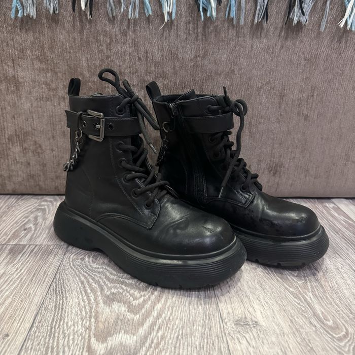 продам ботинки на девочку