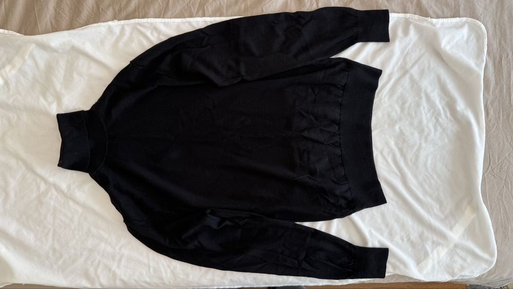 Черно поло от 100% Merino вълна