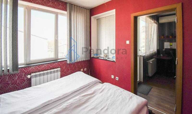 Двустаен апартамент под наем в Центъра