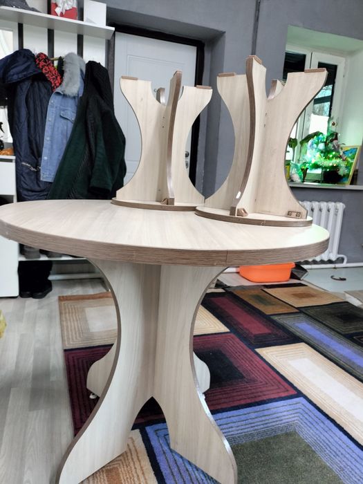 Продам круглый стол