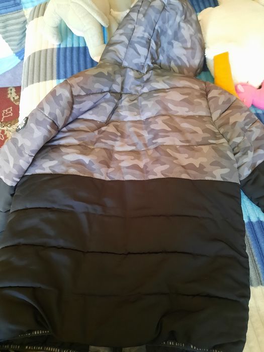 Продам куртку (демисезонная )