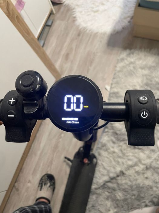 Vând trotineta electrica