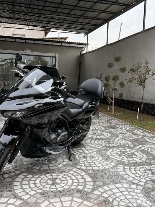 Мотоцикл Honada DN-1 единственный в Узбекистане