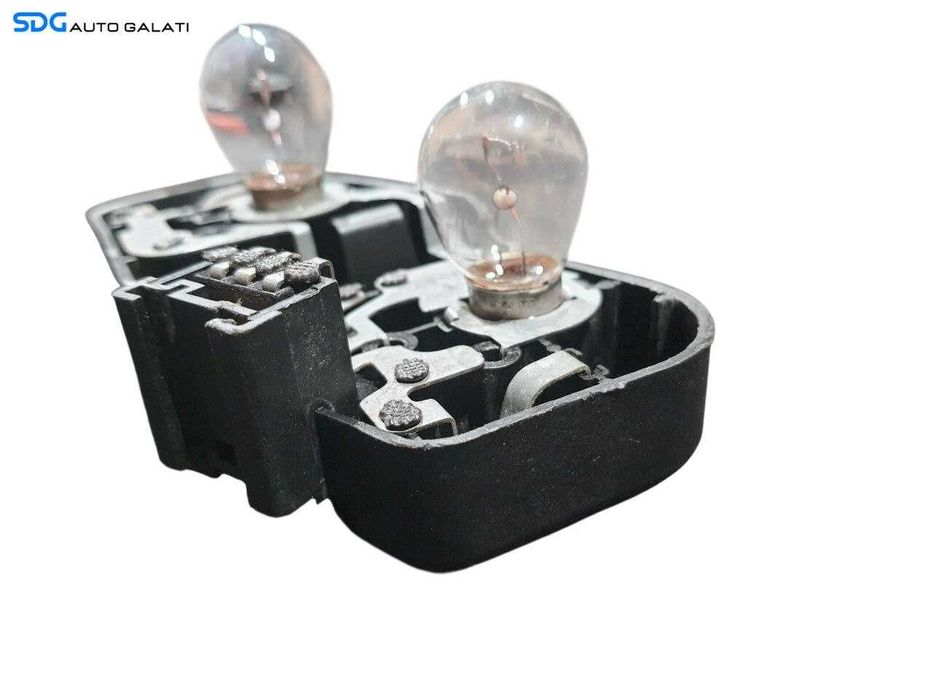 Soclu Suport Bec Lampa Stop Tripla Stanga de pe Haion Haion Capota Portbagaj BMW Seria 3 E46 1998 - 2006 Cod 8374807 [N3544]