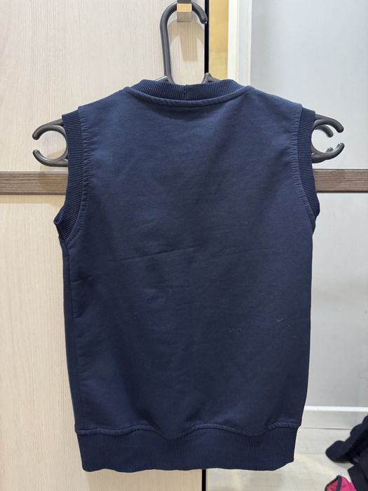 Продам жилет школьный