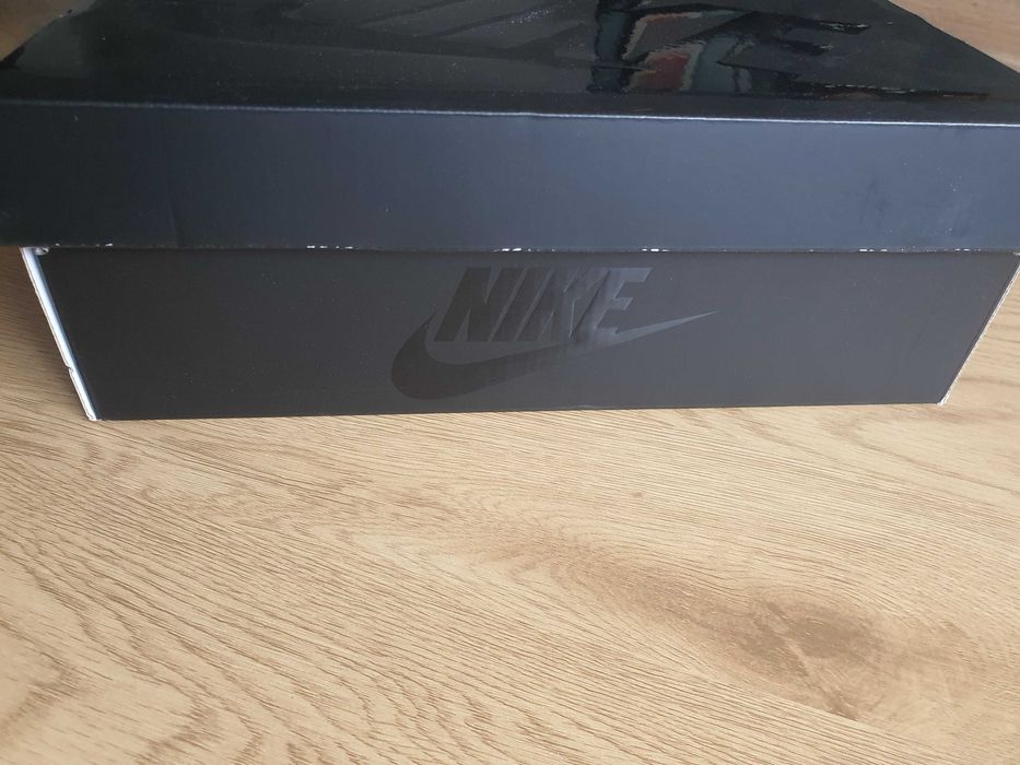 Маратонки Найк,чисто нови с кутията!