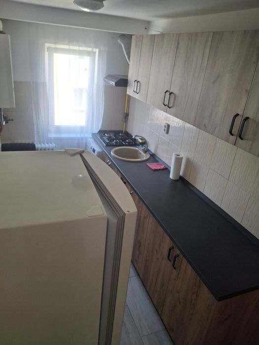 Inchiriez apartament regim hotelier
