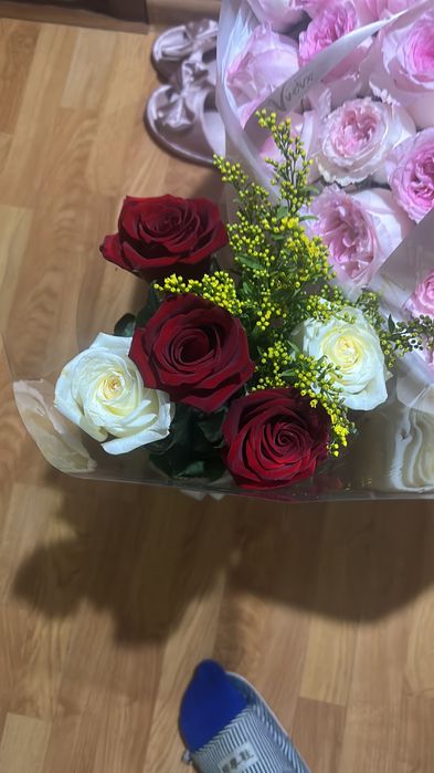 Букеты цветов свежие